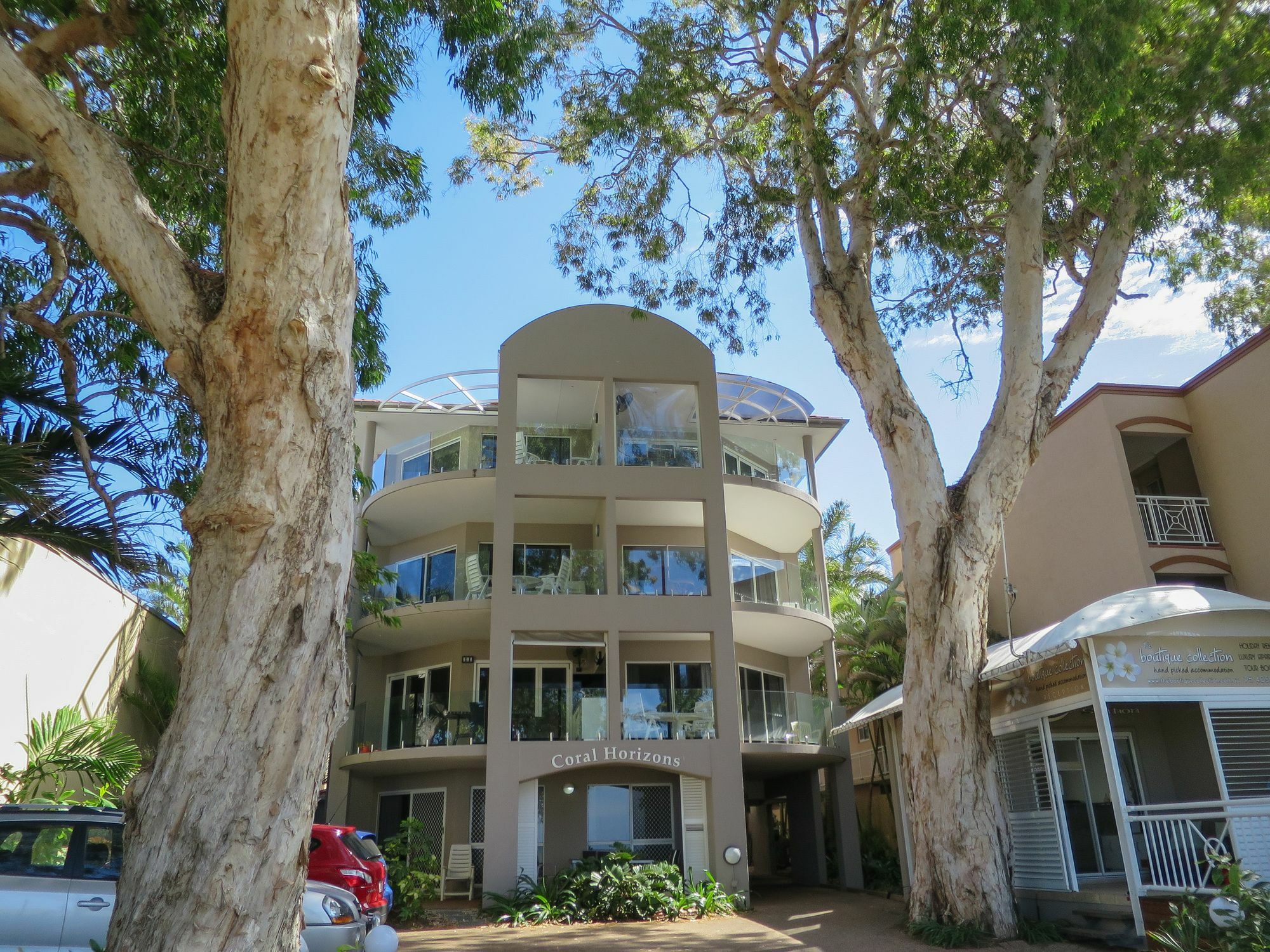 Marlin Waters Beachfront Apartments Palm Cove Exterior photo
