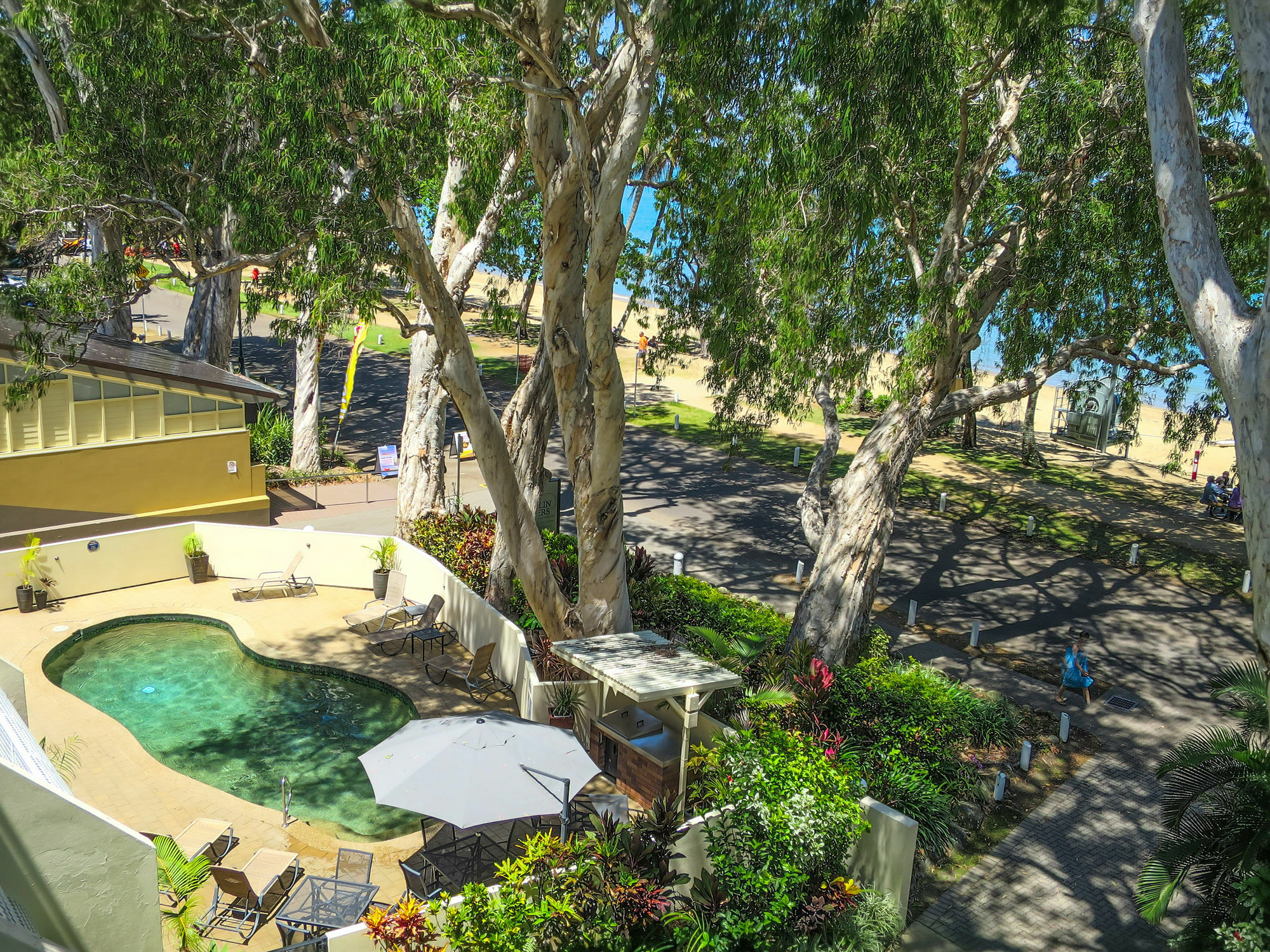 Marlin Waters Beachfront Apartments Palm Cove Exterior photo