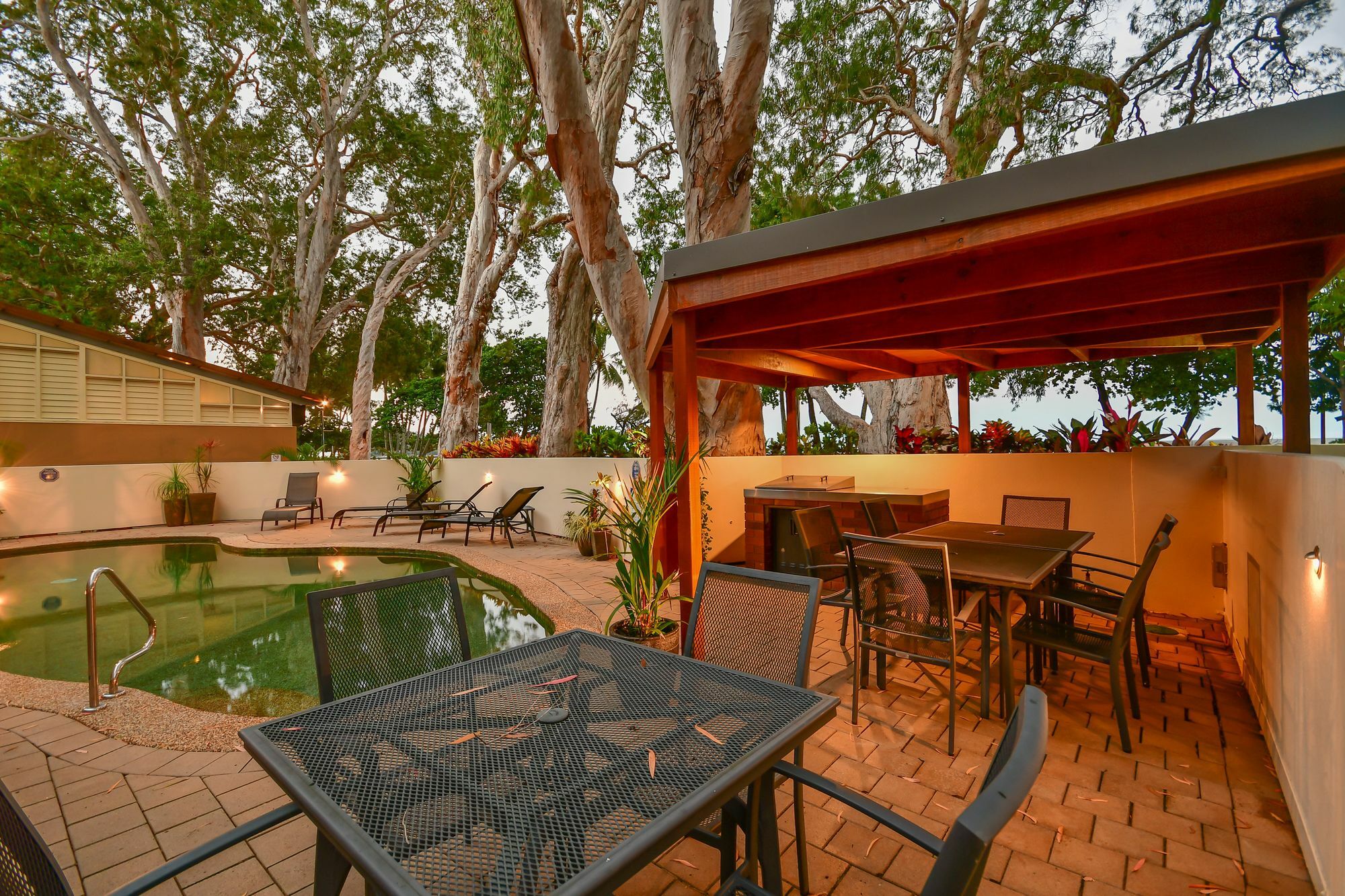 Marlin Waters Beachfront Apartments Palm Cove Exterior photo