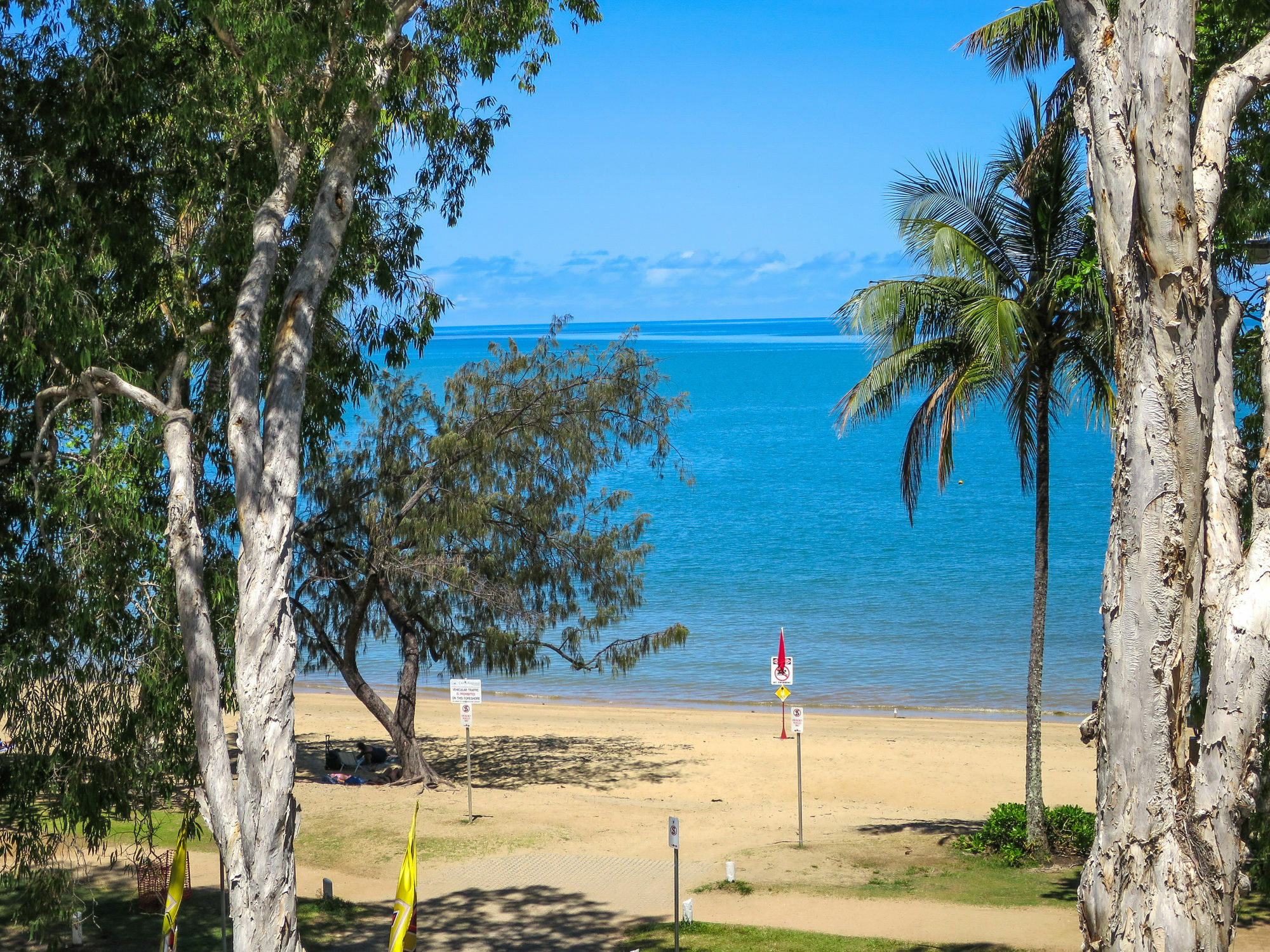 Marlin Waters Beachfront Apartments Palm Cove Exterior photo